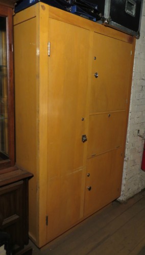 Armoire